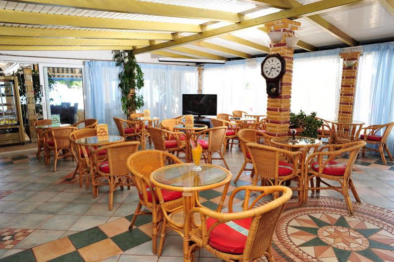 Astoria Hotel Khartáta Kültér fotó